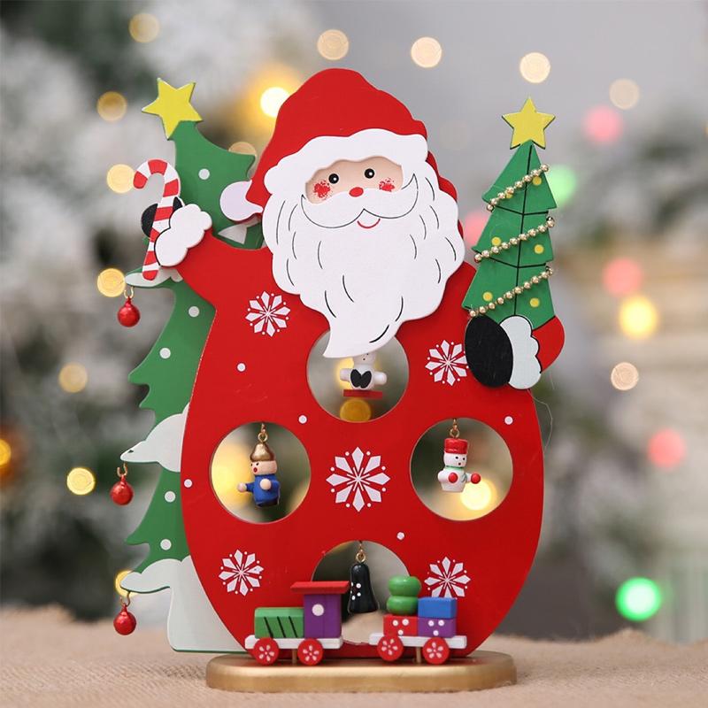 Juldekoration i Trä med Miniupphängningar