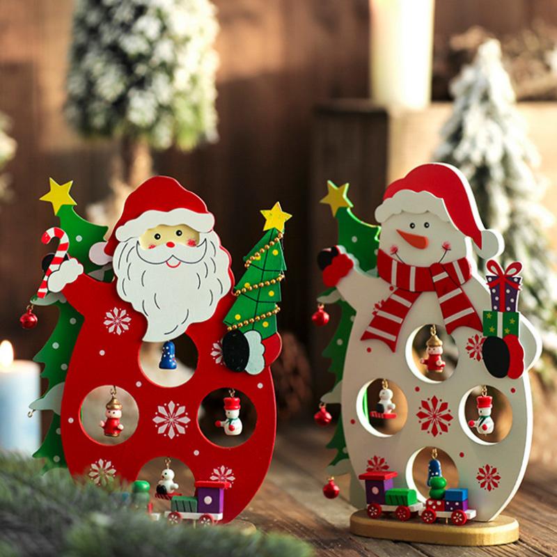 Juldekoration i Trä med Miniupphängningar